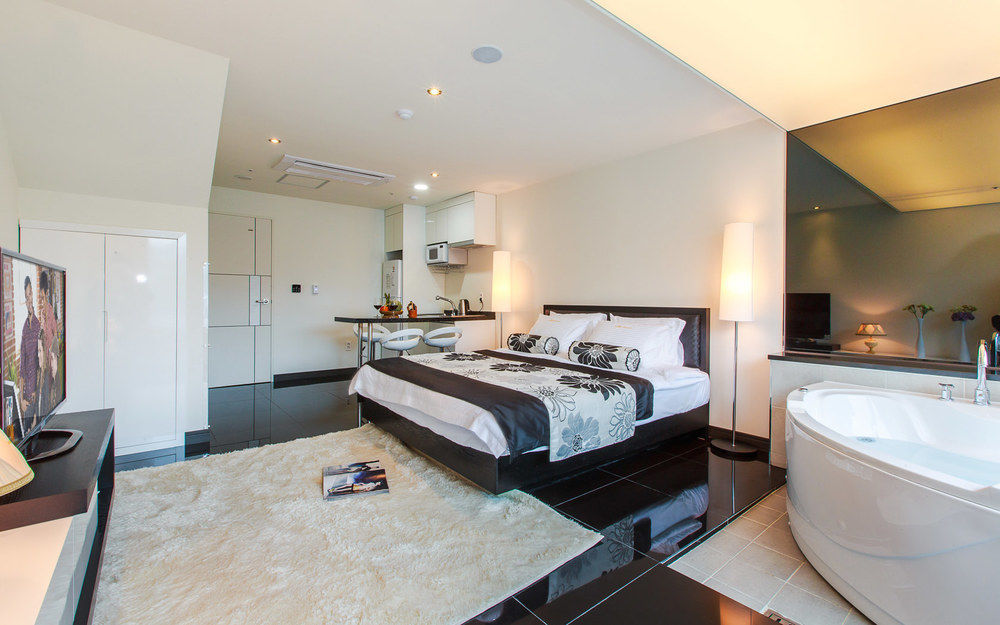 Doya Hotel גאוז'ה מראה חיצוני תמונה